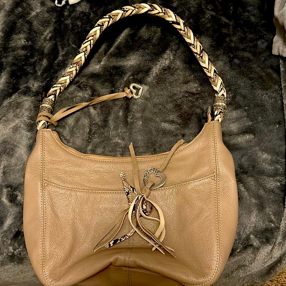 Brand new never carried wot the brighton collection purse can be authenticated!!